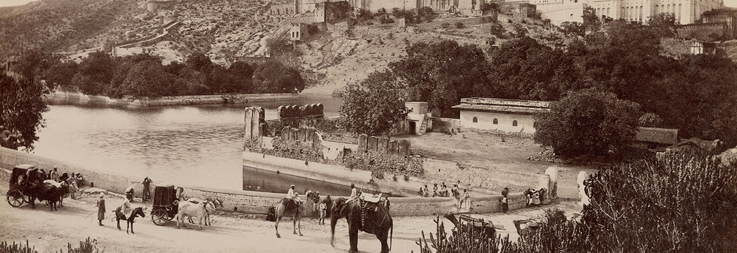 Indian Photographers Working in the Colonial Era